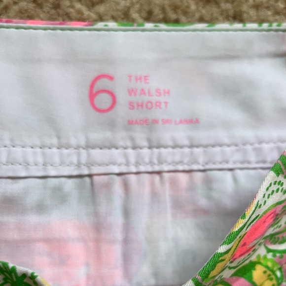 Lilly Pulitzer Walsh Short - Size 6 - Picture 4 of 8